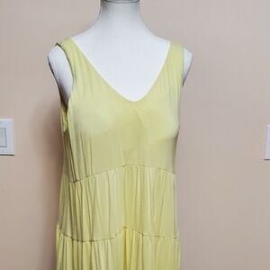 Soma Size L Fun, feminine, flirty, casual built-in bra pale yellow dress